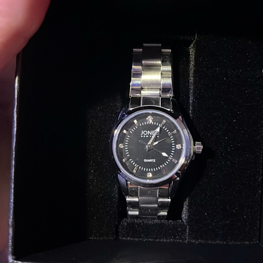 #734-NIB ladies Jones New York ANNA Watch Stainless Steel Analog 28mm Rhinestone